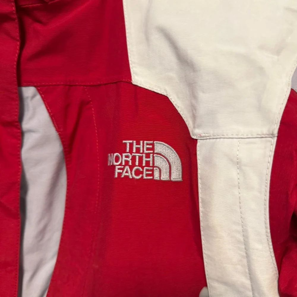 The North Face HyVent Ski Jacket Women's Size S Red 100% Nylon Full Zip no hood - Picture 12 of 16